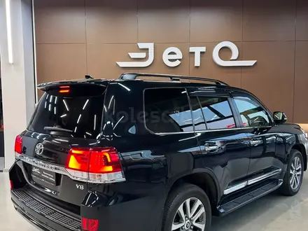 Toyota Land Cruiser Luxe 2017 года за 32 990 000 тг. в Алматы – фото 6