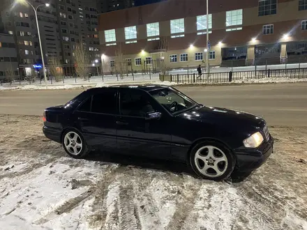 Mercedes-Benz C 180 1996 года за 2 250 000 тг. в Астана