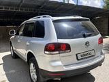 Volkswagen Touareg 2008 года за 7 500 000 тг. в Шымкент – фото 3