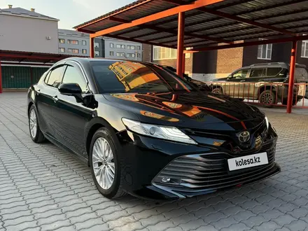 Toyota Camry 2019 года за 16 000 000 тг. в Атырау – фото 3