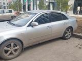 Hyundai Sonata 2009 года за 3 000 000 тг. в Астана – фото 2