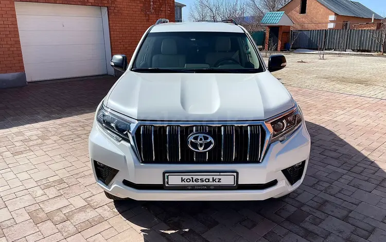 Toyota Land Cruiser Prado 2022 года за 26 500 000 тг. в Актобе