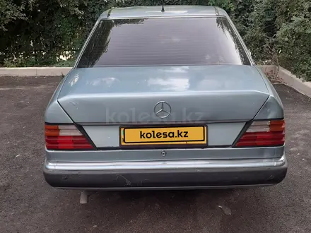 Mercedes-Benz E 260 1991 года за 900 000 тг. в Алматы – фото 2
