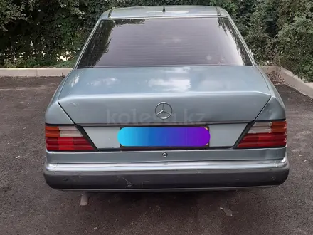 Mercedes-Benz E 260 1991 года за 900 000 тг. в Алматы – фото 7