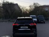 Toyota RAV4 2020 года за 15 500 000 тг. в Петропавловск – фото 4