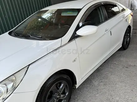 Hyundai Sonata 2010 года за 4 700 000 тг. в Шымкент – фото 3