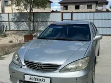 Toyota Camry, 2005