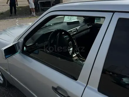 Mercedes-Benz E 200 1995 года за 1 550 000 тг. в Алматы – фото 2