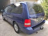 Kia Carnival 2004 года за 2 500 000 тг. в Шымкент – фото 2