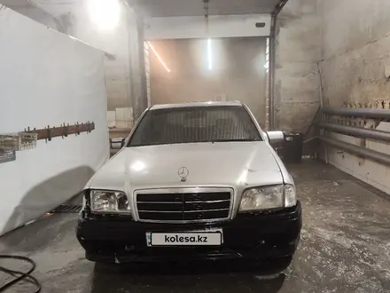 Mercedes-Benz C 180 1994 года за 800 000 тг. в Жезказган