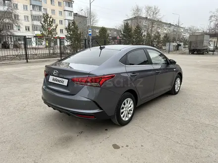 Hyundai Accent 2021 года за 9 100 000 тг. в Петропавловск – фото 4