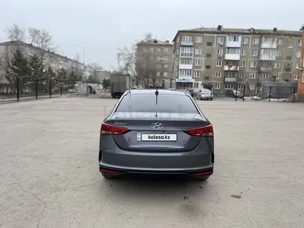 Hyundai Accent 2021 года за 9 100 000 тг. в Петропавловск – фото 5