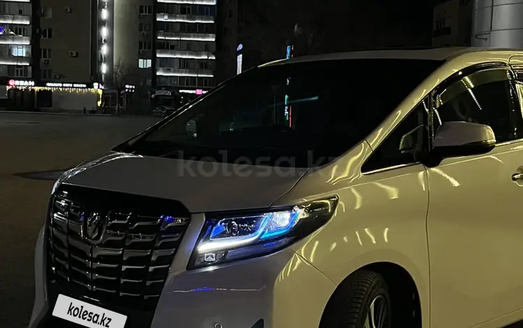 Toyota Alphard 2018 года за 19 500 000 тг. в Актобе