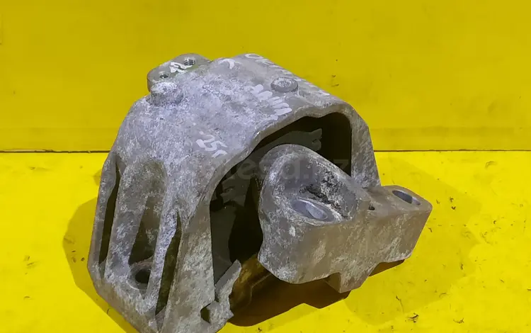 Подушка опора двигателя правая vag за 10 000 тг. в Караганда