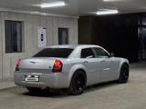 Chrysler 300C 2005 года за 7 000 000 тг. в Жанаозен – фото 4