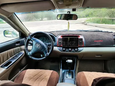 Toyota Camry 2002 года за 3 700 000 тг. в Актобе – фото 6