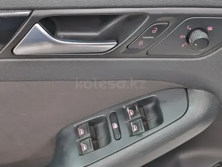 Volkswagen Jetta 2013 года за 5 890 000 тг. в Алматы – фото 17
