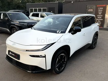 Toyota bZ3X 2025 года за 12 900 000 тг. в Алматы – фото 2