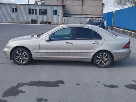 Mercedes-Benz C 180 2001 года за 3 300 000 тг. в Караганда – фото 6