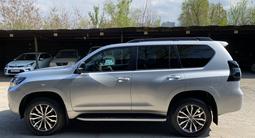 Toyota Land Cruiser Prado 2022 года за 32 800 000 тг. в Алматы