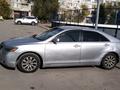 Toyota Camry 2007 годаүшін4 000 000 тг. в Актобе – фото 2
