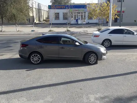 Hyundai Elantra 2019 года за 6 800 000 тг. в Атырау