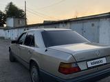 Mercedes-Benz E 200 1989 года за 1 800 000 тг. в Тараз – фото 2