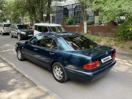 Mercedes-Benz E 230 1997 года за 2 580 000 тг. в Тараз – фото 3