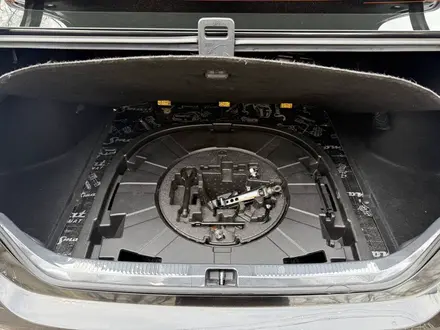 Toyota Camry 2019 года за 16 000 000 тг. в Алматы – фото 11