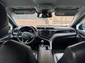 Toyota Camry 2019 года за 16 000 000 тг. в Алматы – фото 15