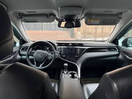 Toyota Camry 2019 года за 16 000 000 тг. в Алматы – фото 15