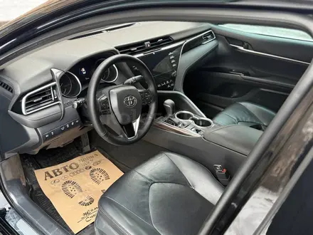 Toyota Camry 2019 года за 16 000 000 тг. в Алматы – фото 20