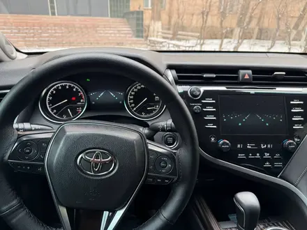 Toyota Camry 2019 года за 16 000 000 тг. в Алматы – фото 22