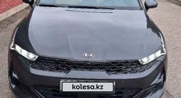 Kia K5 2021 года за 14 250 000 тг. в Алматы – фото 2
