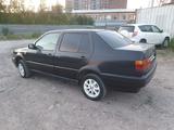 Volkswagen Vento 1992 года за 900 000 тг. в Караганда – фото 2