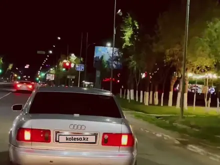 Audi A8 1994 года за 1 600 000 тг. в Уральск – фото 2