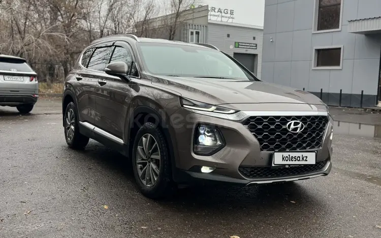 Hyundai Santa Fe 2019 годаfor13 500 000 тг. в Астана