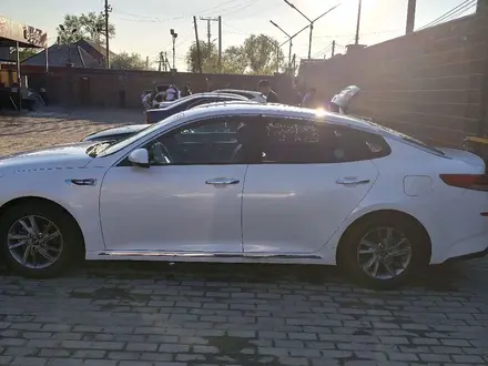 Kia K5 2018 года за 9 000 000 тг. в Алматы – фото 18