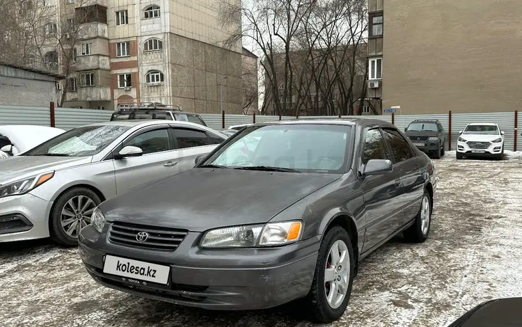 Toyota Camry 1998 годаfor3 600 000 тг. в Шымкент