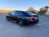 Toyota Camry 2022 года за 14 700 000 тг. в Шымкент – фото 2