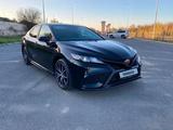 Toyota Camry 2022 года за 14 700 000 тг. в Шымкент