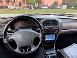 Hyundai Sonata 1998 годаүшін850 000 тг. в Усть-Каменогорск – фото 2
