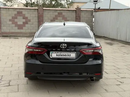 Toyota Camry 2023 года за 14 500 000 тг. в Алматы – фото 6