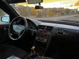 Mercedes-Benz C 200 1994 года за 2 300 000 тг. в Сатпаев – фото 4