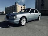 Mercedes-Benz E 220 1993 года за 3 700 000 тг. в Тараз – фото 4