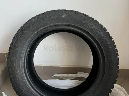 Комплект зимних шипованных шин 205 55 r16 Goodyear за 85 000 тг. в Караганда – фото 10