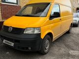 Volkswagen Transporter 2008 годаfor7 000 000 тг. в Астана