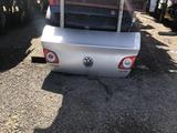 Крышка багажника Volkswagen Passat Б6 за 50 000 тг. в Караганда – фото 2