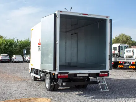 JAC  N56 Изотермический фургон стенки 80 мм 2026 года за 15 900 000 тг. в Актобе – фото 7