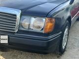 Mercedes-Benz E 200 1991 года за 850 000 тг. в Тараз – фото 3